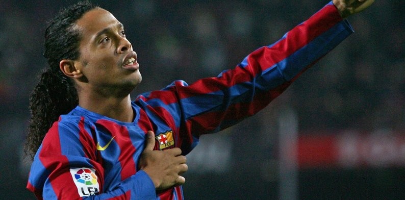 Bermain Terlalu Indah! 6 Legenda Ini Dapat Tepuk Tangan dari Fans Lawan