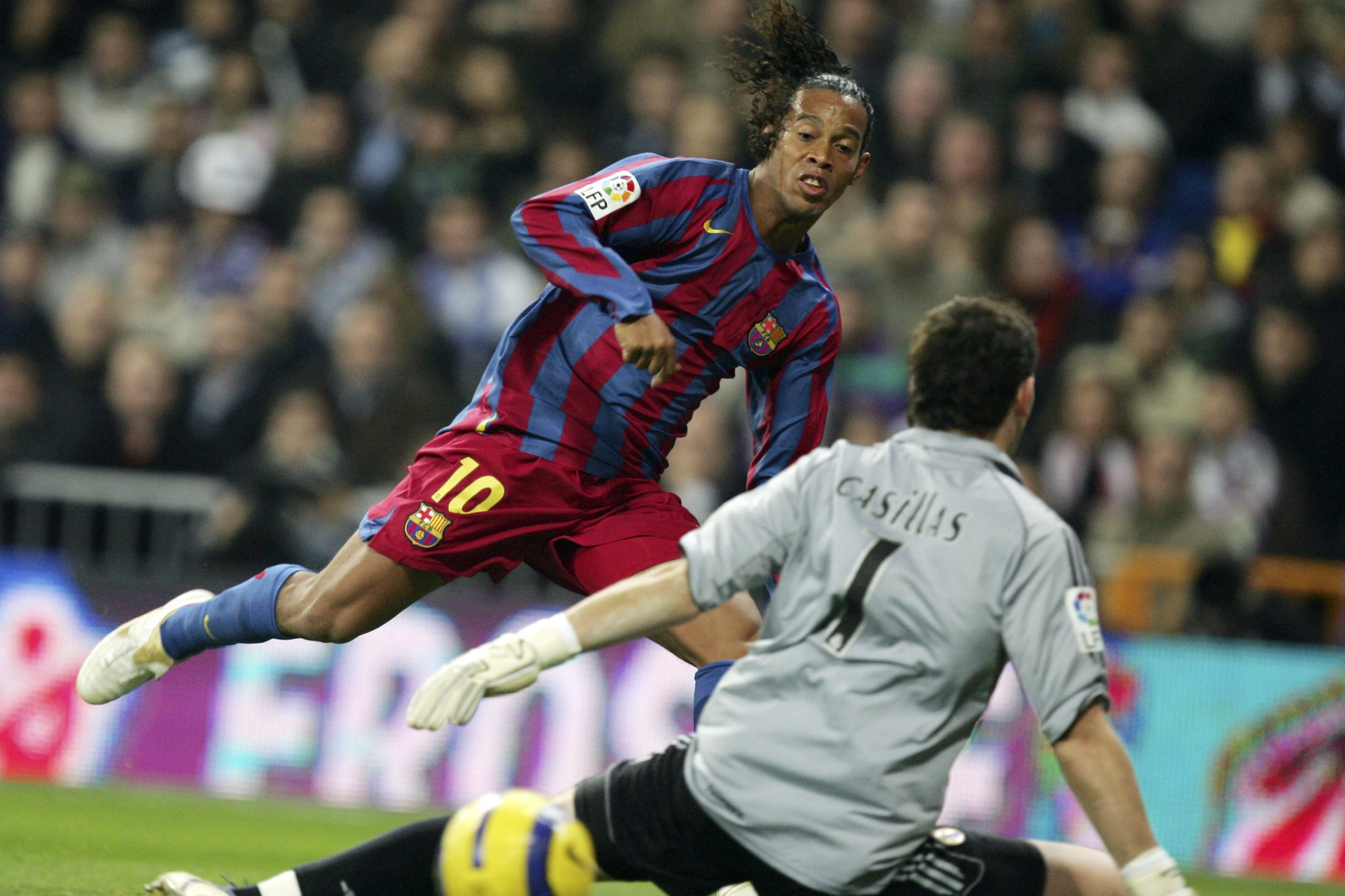 Bikin Terpana! Inilah Hari Dimana Madridista Beri Tepuk Tangan Untuk Ronaldinho