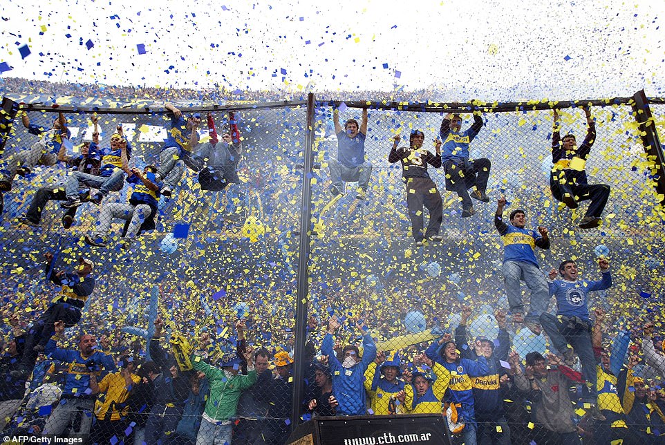 10 Derby Terbesar dan Paling Panas di Dunia