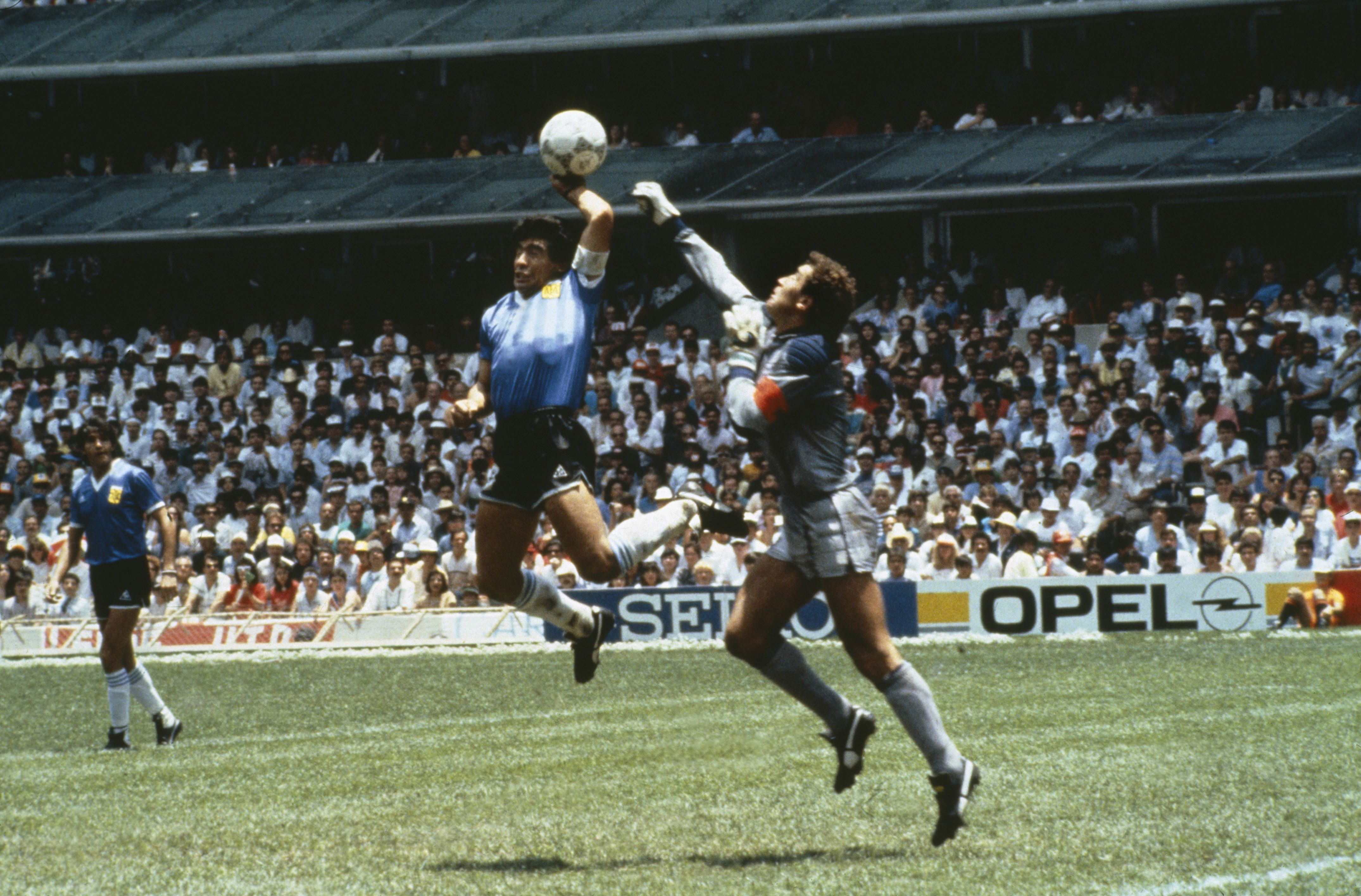 6 Sejarah Sepak Bola Ini Akan Berubah Kalau Ada VAR